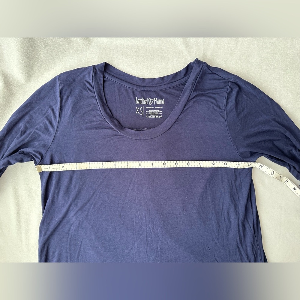 Latched Mama 3/4 Sleeve Scoop Neck Nursing Top 2.0 - Navy Blue XS . - Picture 4 of 9